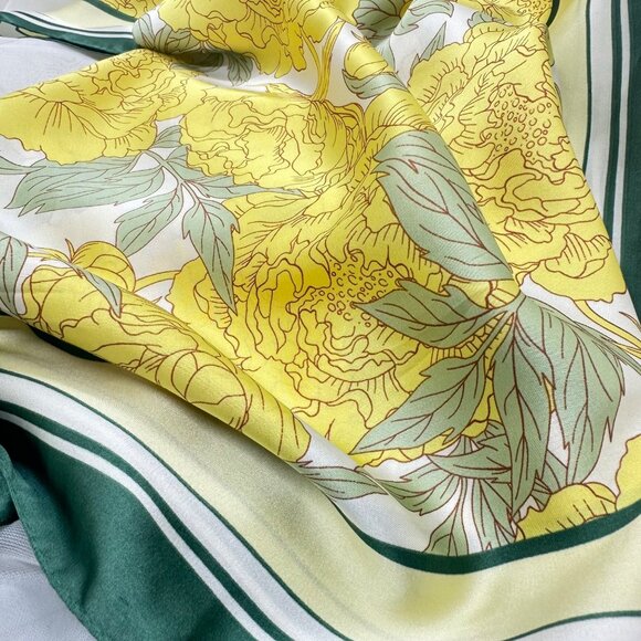 ✨Luxury Elegant Silky Square Scarf Yellow Green Peony Floral Garden Botanical - Picture 3 of 5